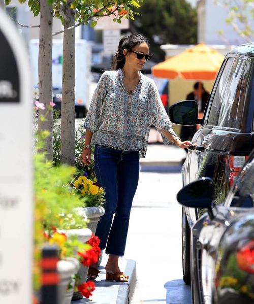 Jordana Brewster Stills Out Shopping in Beverly Hills 9