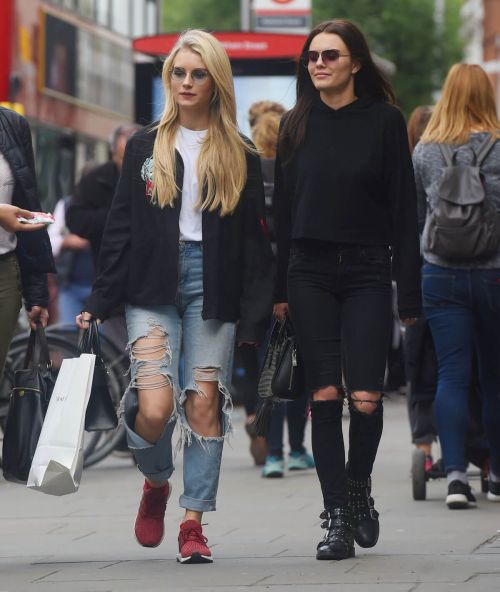 Lottie Moss Shopping on Kings Road in London 13