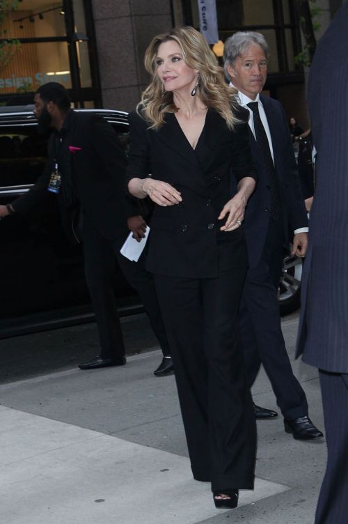 Michelle Pfeiffer Leaves Museum of Modern Art in New York 2