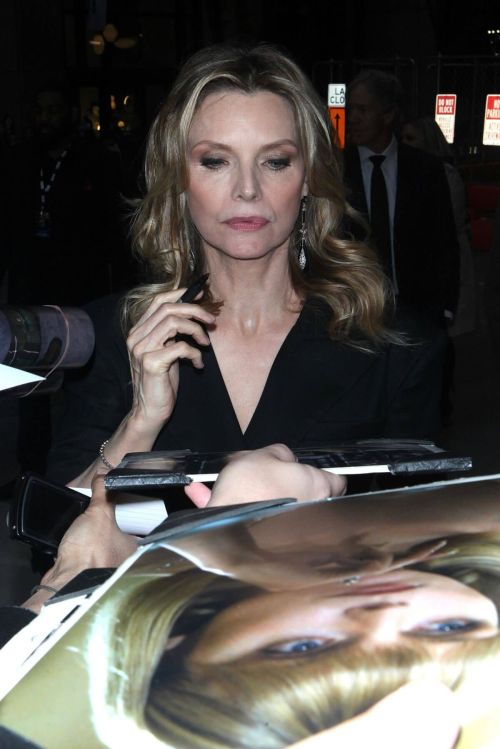 Michelle Pfeiffer Leaves Museum of Modern Art in New York 6