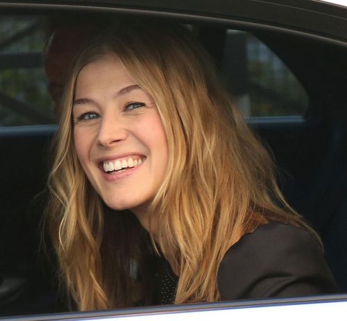 Rosamund Pike Arrives at Le Quotidien TV Show in Paris 1