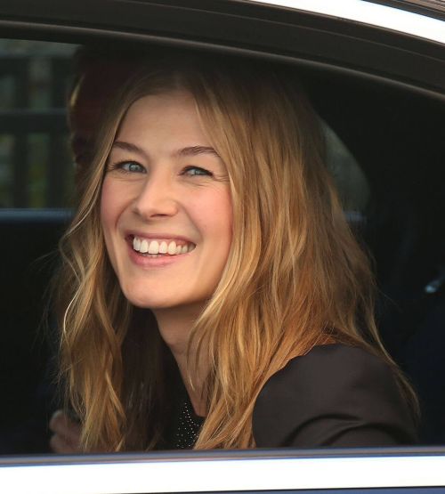 Rosamund Pike Arrives at Le Quotidien TV Show in Paris 4