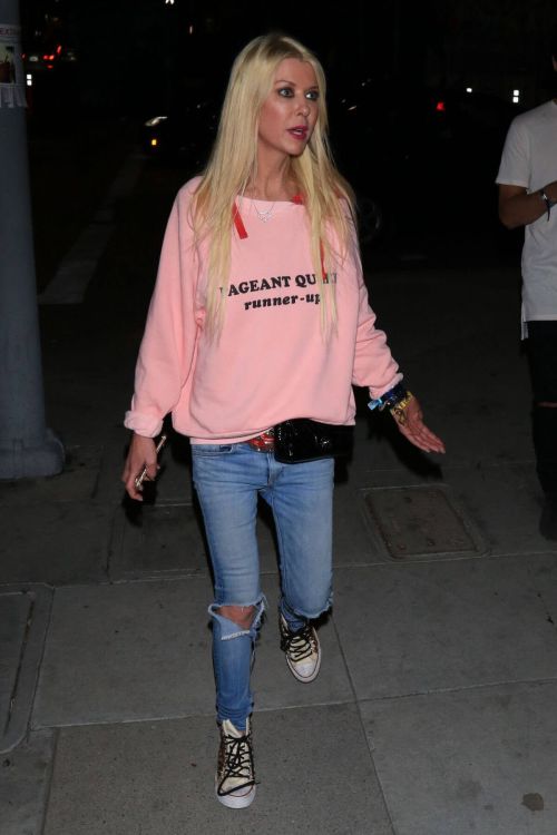 Tara Reid Stills Out for Dinner in Hollywood 2