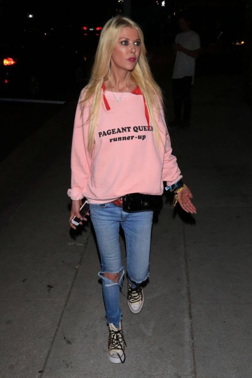 Tara Reid Stills Out for Dinner in Hollywood 9