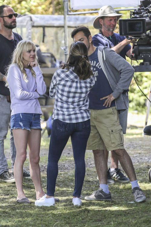 Anna Faris on the Set of Overboard in Vancouver 16