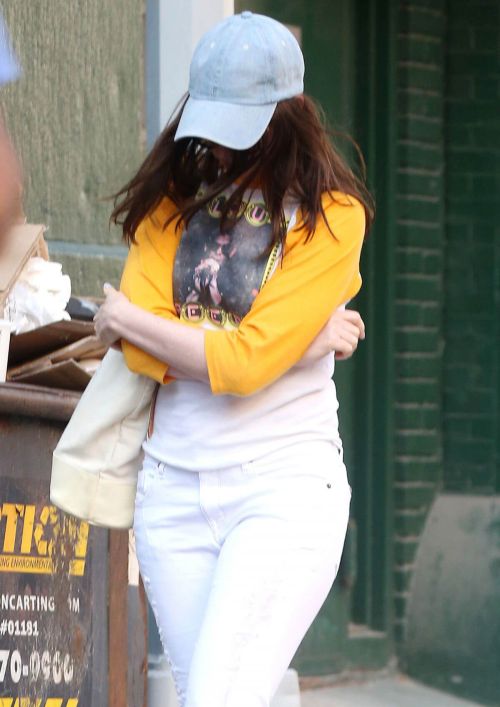 Anne Hathaway Out and About in New York 10