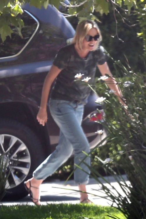 Charlize Theron Out and About in Los Angeles 4