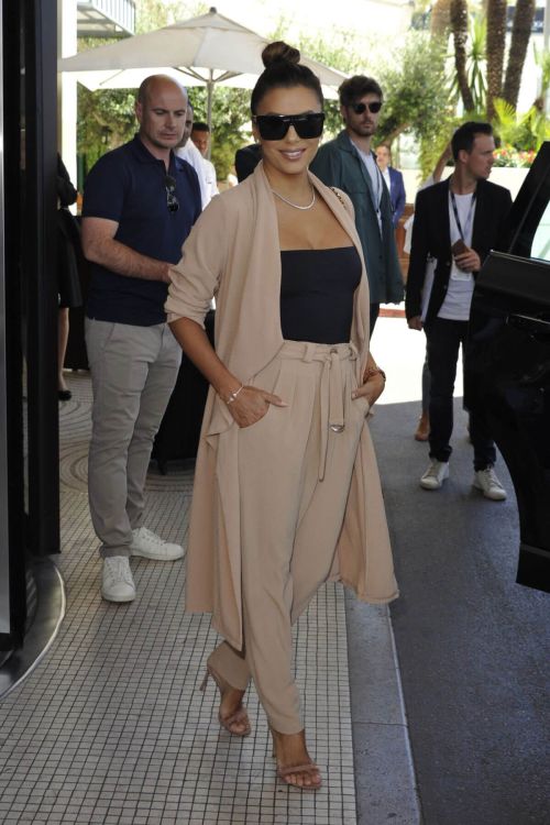 Eva Longoria Out at Promenade de la Croisette in Cannes 6