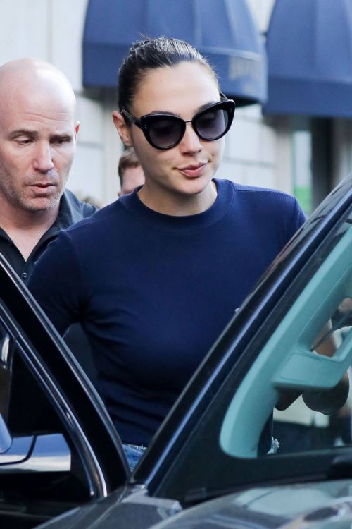 Gal Gadot Leaves Her Hotel in New York 8
