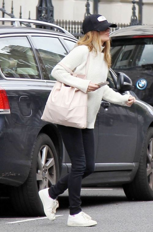 Geri Halliwell Out in London 10