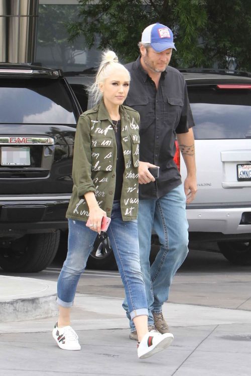 Gwen Stefani Arrives at a Recording Studio in Hollywood 4