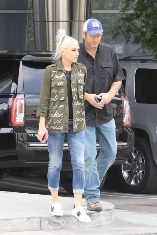 Gwen Stefani Arrives at a Recording Studio in Hollywood 10