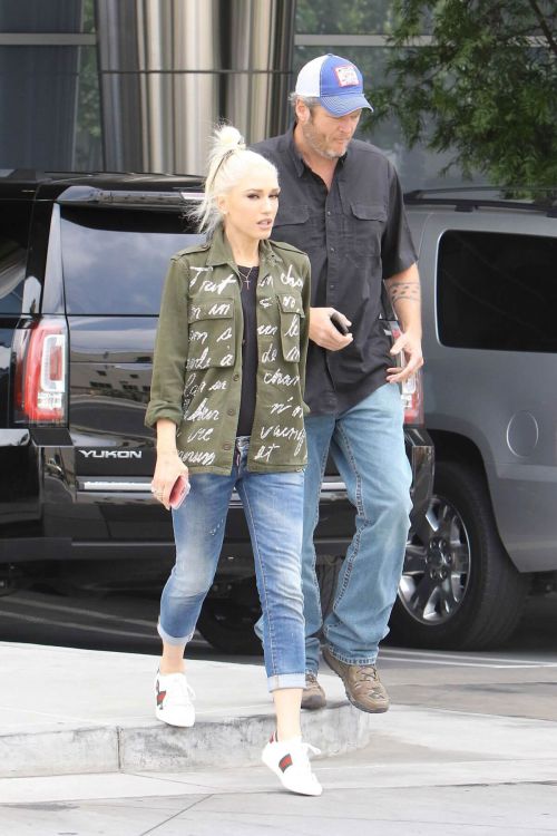 Gwen Stefani Arrives at a Recording Studio in Hollywood 11