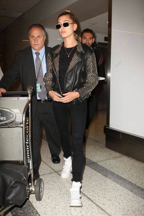 Hailey Baldwin at LAX Airport in Los Angeles 1