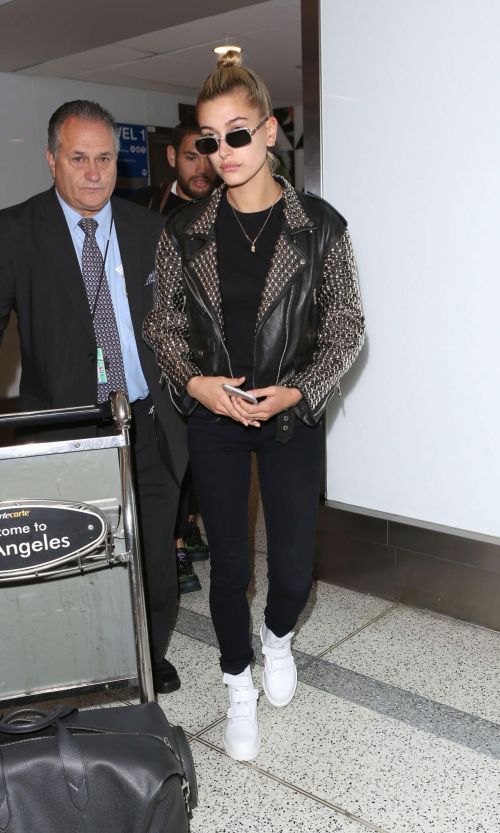 Hailey Baldwin at LAX Airport in Los Angeles 6