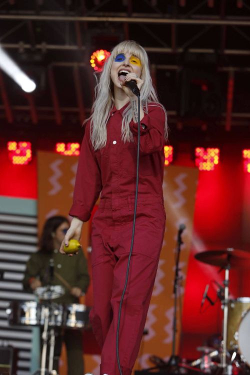 Hayley Williams Performs at Jimmy Kimmel Live 2