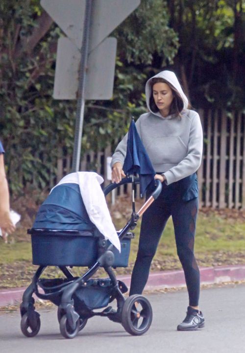 Irina Shayk Out with Her Baby in Los Angeles 6