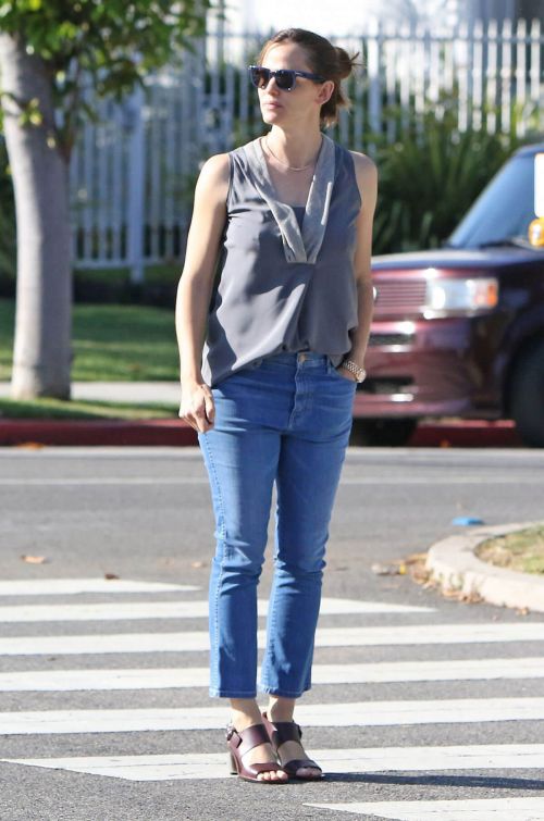 Jennifer Garner Out in Brentwood 10