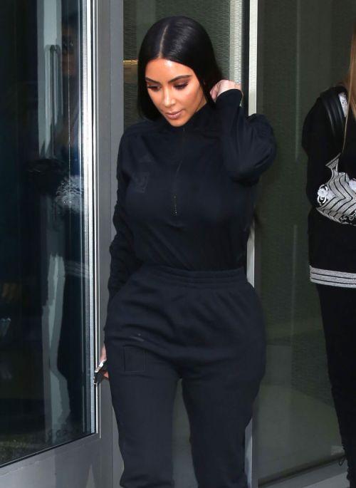 Kim Kardashian Leaves Her Apartment in New York 4