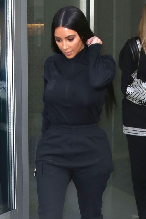 Kim Kardashian Leaves Her Apartment in New York 5