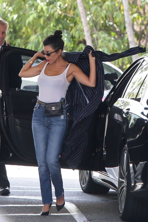 Kourtney Kardashian Out Shopping in West Hollywood 9