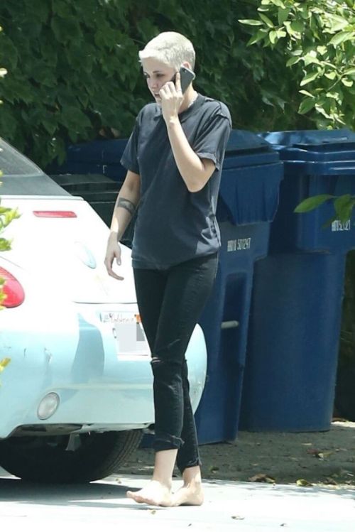 Kristen Stewart Out and About in Los Angeles 6