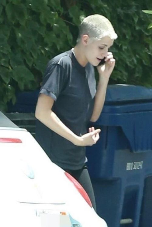 Kristen Stewart Out and About in Los Angeles 10