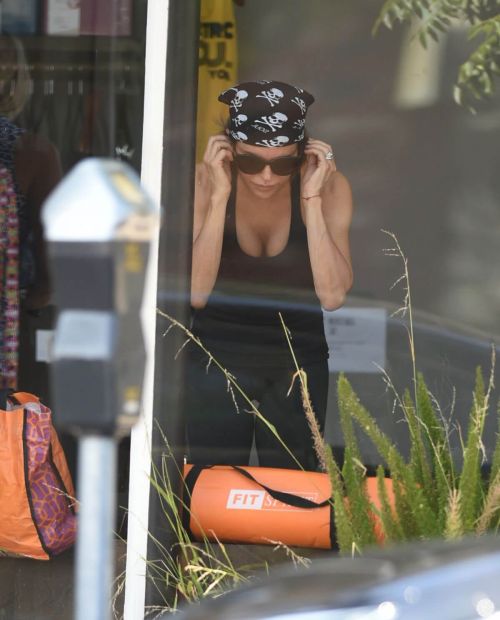 Lisa Rinna Leaves Yoga Class in Los Angeles 3