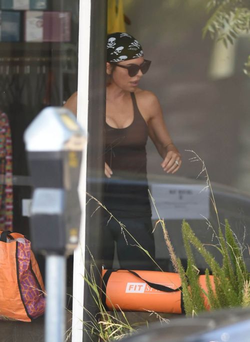 Lisa Rinna Leaves Yoga Class in Los Angeles 5