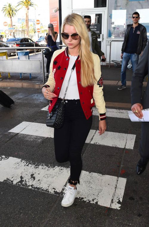 Lottie Moss Arrives at Airport in Nice 2