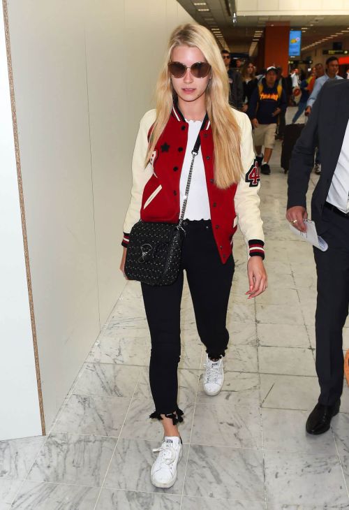 Lottie Moss Arrives at Airport in Nice 3