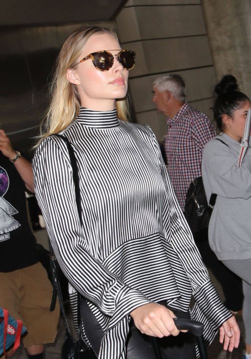 Margot Robbie at LAX Airport in Los Angeles 5