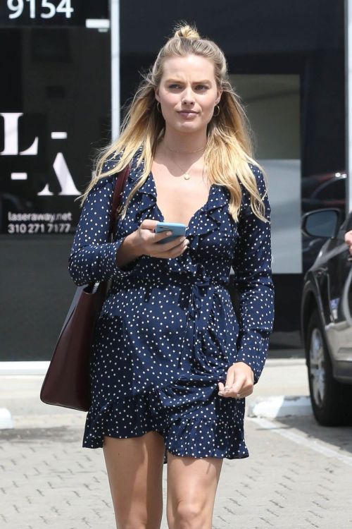 Margot Robbie Out and About in Los Angeles 1