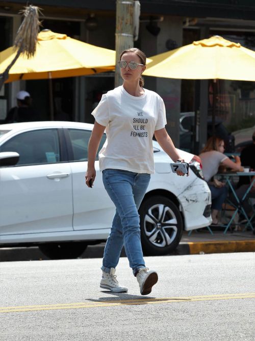 Natalie Portman Out in Los Feliz 2