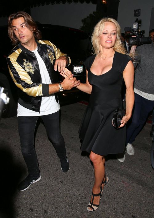 Pamela Anderson Leaves Avenue Nightclub in Los Angeles 7