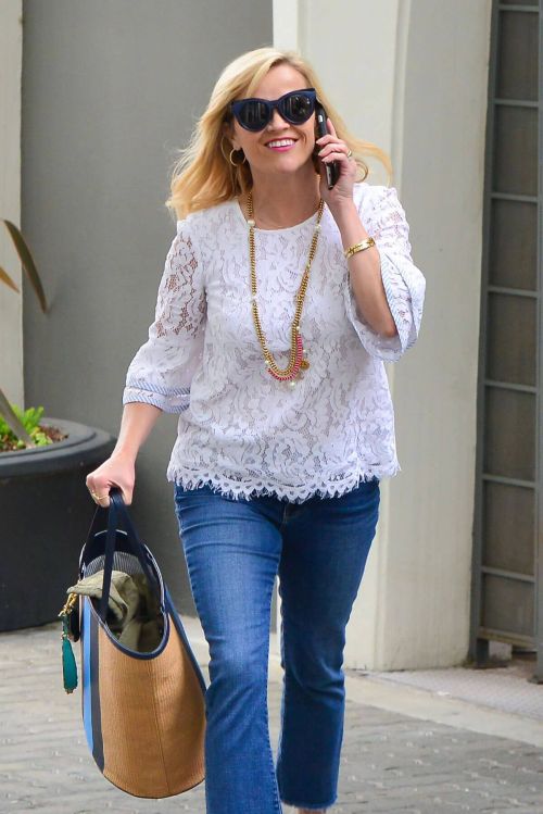 Reese Witherspoon Out in Beverly Hills 1