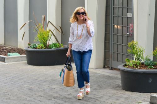 Reese Witherspoon Out in Beverly Hills 2