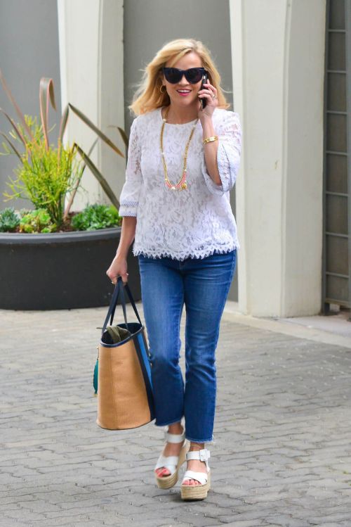 Reese Witherspoon Out in Beverly Hills 4