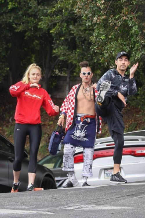 Sophie Turner and Joe Jonas Arrives at a Gym in Los Angeles 2