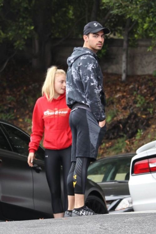 Sophie Turner and Joe Jonas Arrives at a Gym in Los Angeles 7