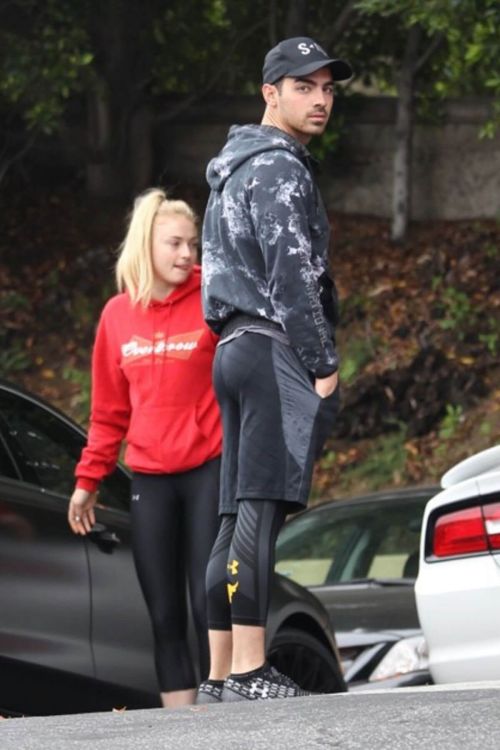 Sophie Turner and Joe Jonas Arrives at a Gym in Los Angeles 10