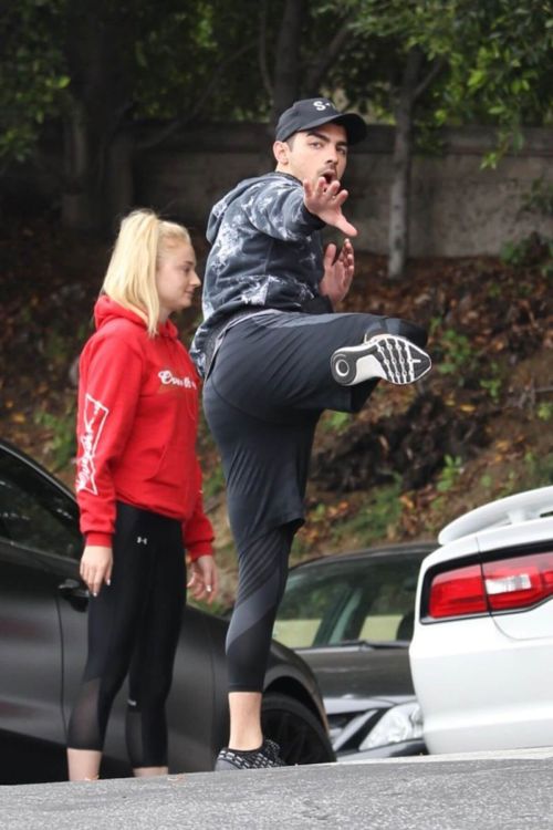 Sophie Turner and Joe Jonas Arrives at a Gym in Los Angeles 13