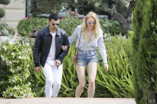 Sophie Turner and Joe Jonas Out in Cannes 6