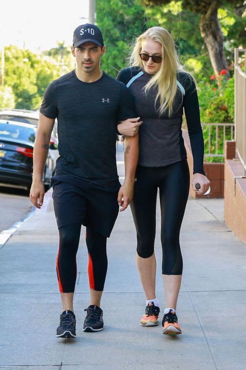 Sophie Turner and Joe Jonas Out Hiking at Runyon Canyon Park in Hollywood Hills 2