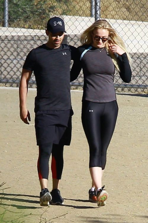 Sophie Turner and Joe Jonas Out Hiking at Runyon Canyon Park in Hollywood Hills 3