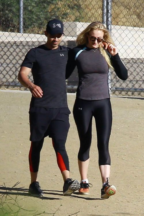 Sophie Turner and Joe Jonas Out Hiking at Runyon Canyon Park in Hollywood Hills 4