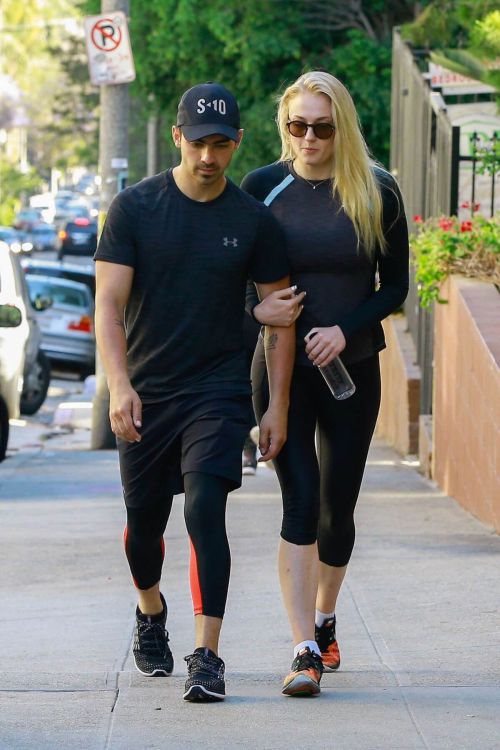 Sophie Turner and Joe Jonas Out Hiking at Runyon Canyon Park in Hollywood Hills 5