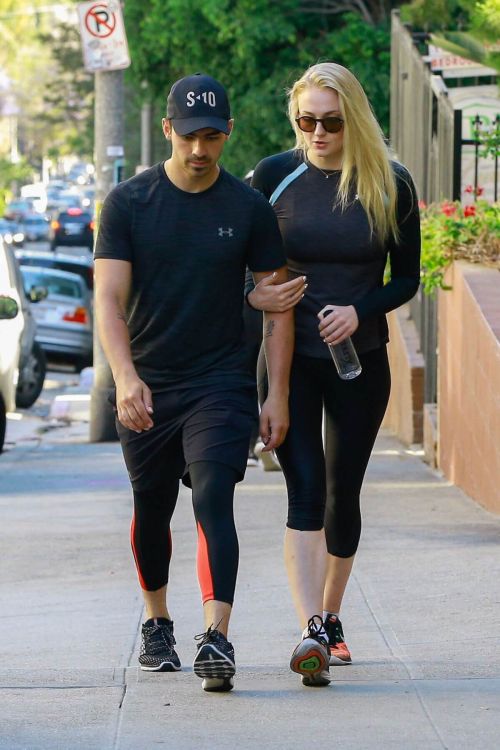 Sophie Turner and Joe Jonas Out Hiking at Runyon Canyon Park in Hollywood Hills 6