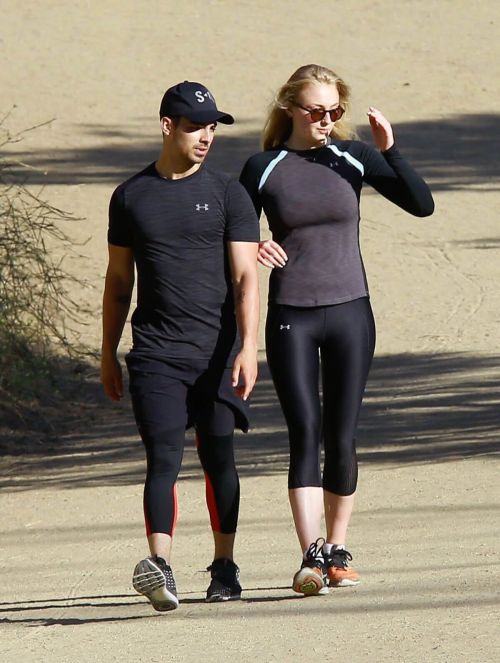 Sophie Turner and Joe Jonas Out Hiking at Runyon Canyon Park in Hollywood Hills 8