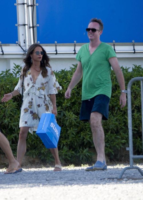 Alicia Vikander and Michael Fassbender Stills out Shopping in Ibiza 4